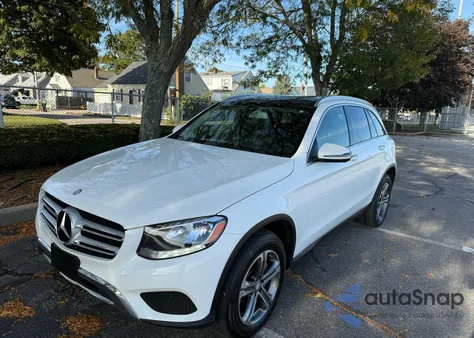 2016 Mercedes-Benz Glc 300 4Matic z USA, uszkodzony, nr VIN WDC0G4KB3GF063656
